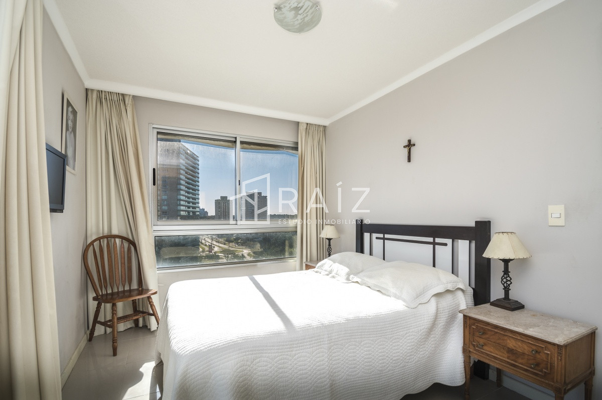 Apartamento ID.10833 - Oportunidad en Venta! Apartamento de 2 Dormitorios en Ocean Drive, Punta del Este