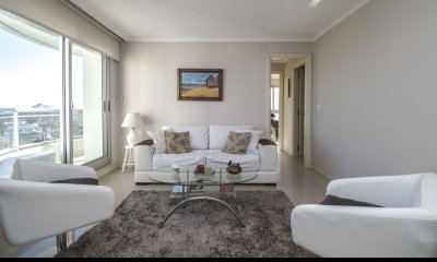 Oportunidad en Venta! Apartamento de 2 Dormitorios en Ocean Drive, Punta del Este
