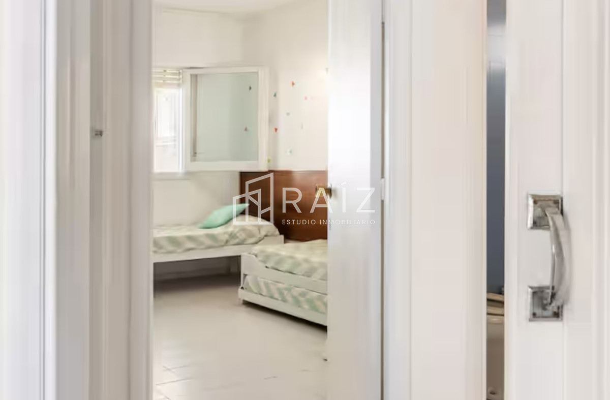 Casa ID.12360 - CASA VENTA 5 DORMITORIOS Y DEPENDENCIA PENINSULA