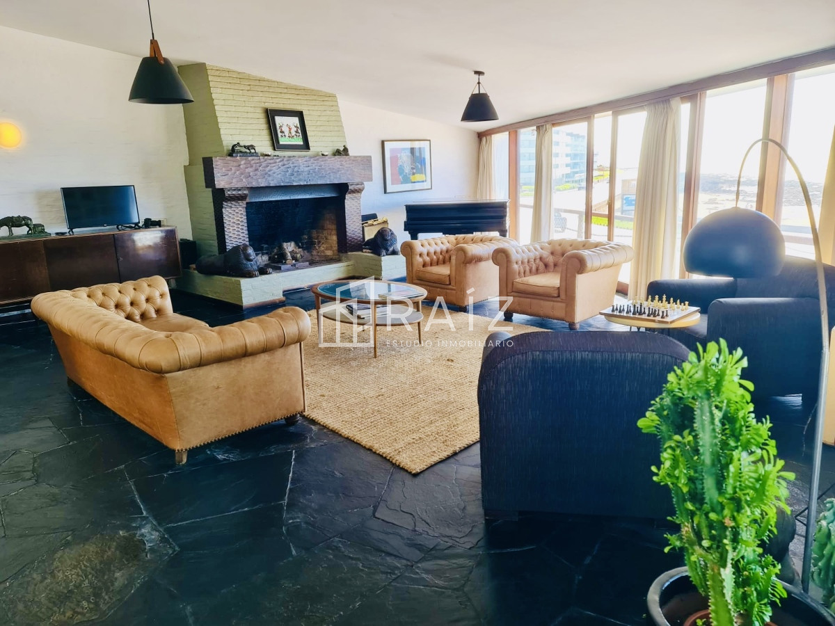 Casa ID.12360 - CASA VENTA 5 DORMITORIOS Y DEPENDENCIA PENINSULA