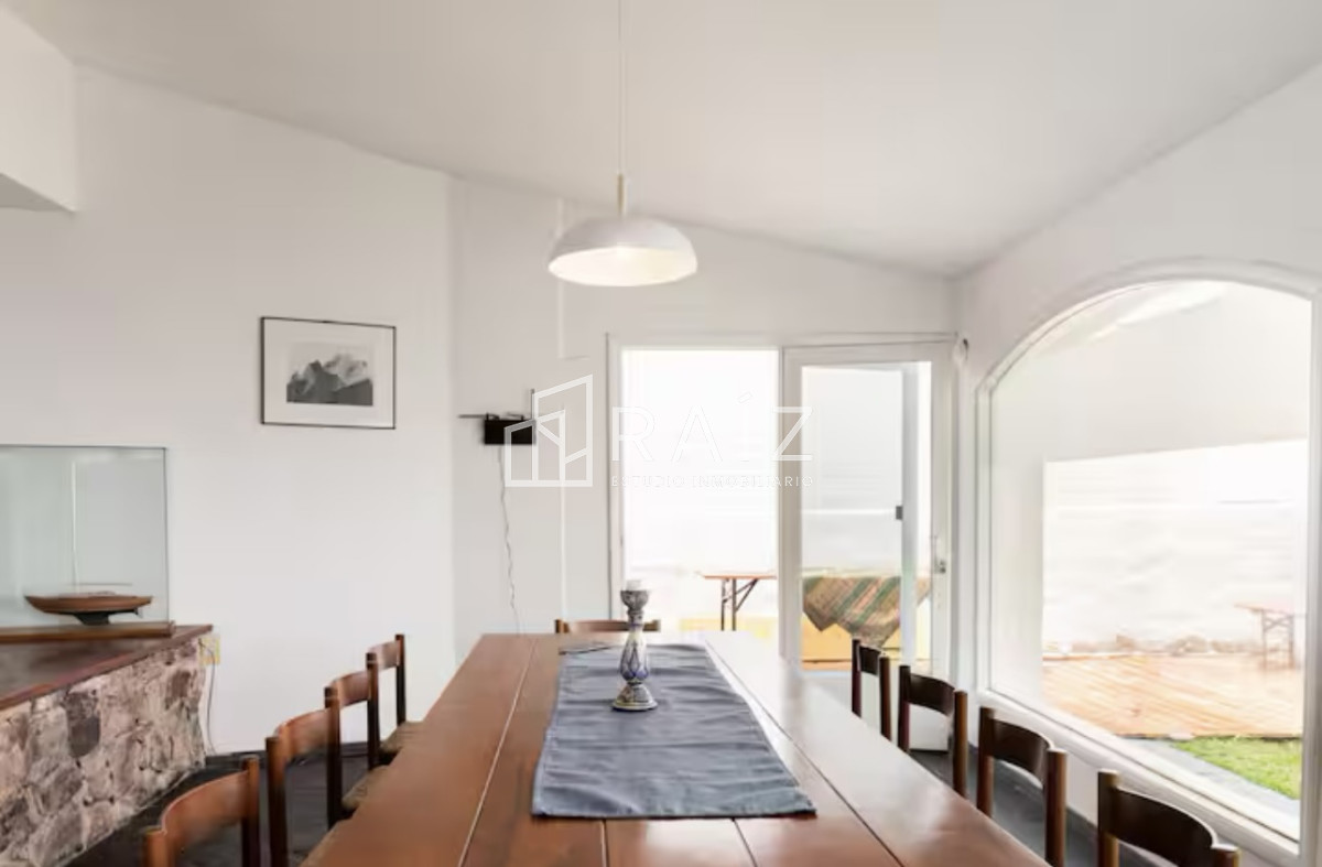 Casa ID.12360 - CASA VENTA 5 DORMITORIOS Y DEPENDENCIA PENINSULA