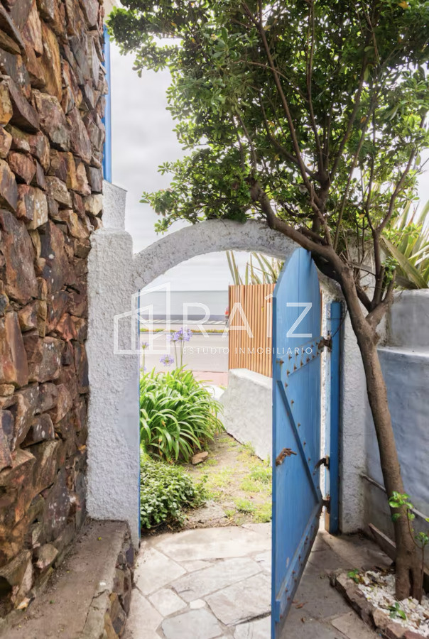 Casa ID.12360 - CASA VENTA 5 DORMITORIOS Y DEPENDENCIA PENINSULA