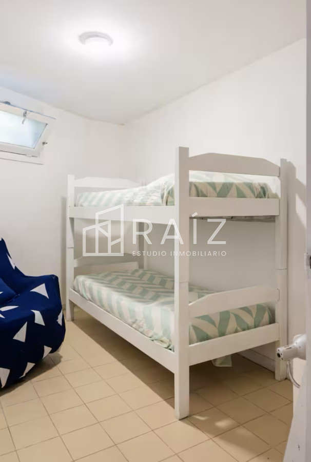 Casa ID.12360 - CASA VENTA 5 DORMITORIOS Y DEPENDENCIA PENINSULA