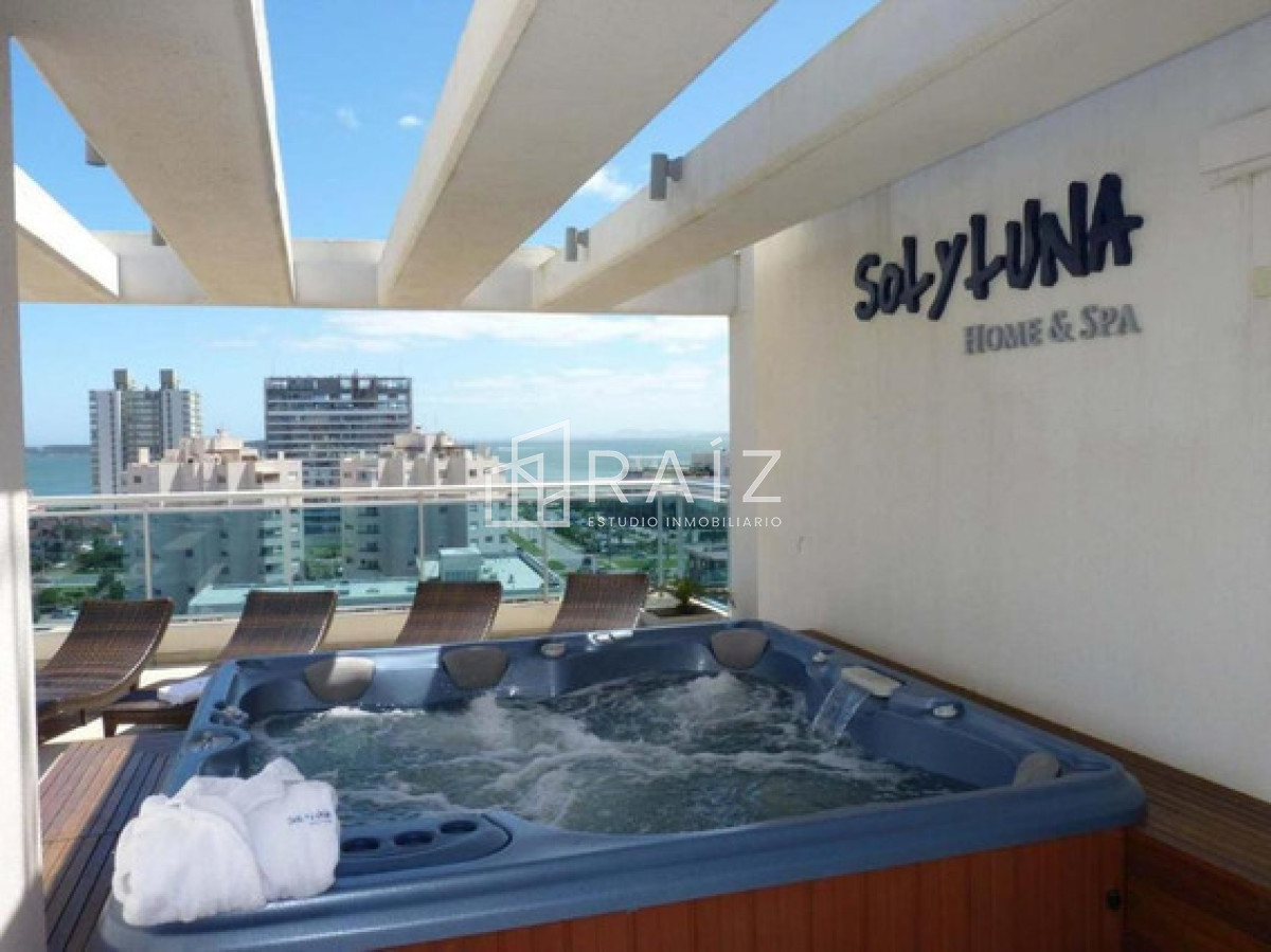 Apartamento ID.10115 - Apartamento de 1 Dormitorio en Torre con Servicios, Cerca del Mar - Alquiler Anual, Punta del Este