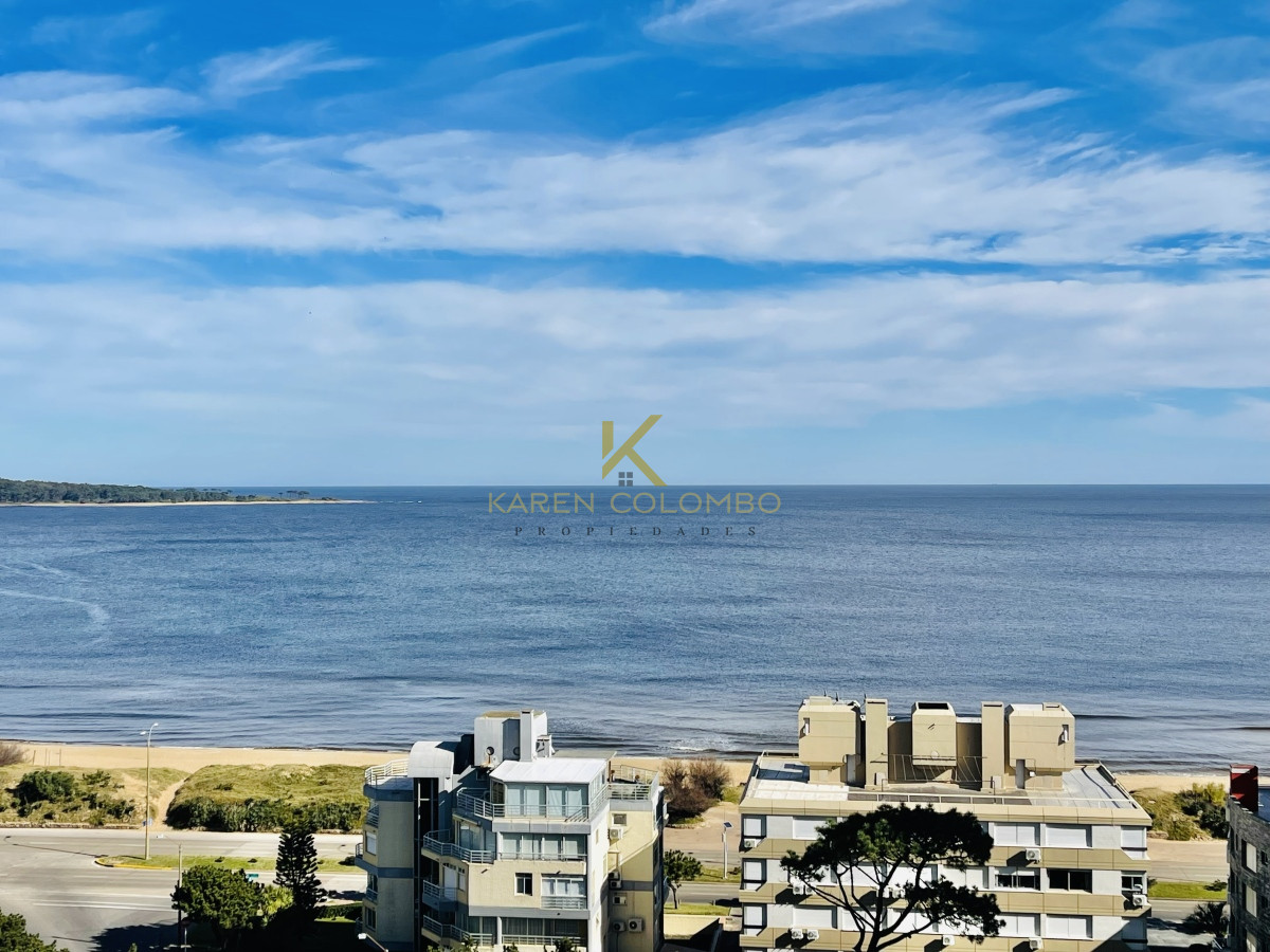 Apartamento ID.21094819 - Apartamento de 3 Dormitorios en Playa Mansa con Vista al Mar en Venta!
