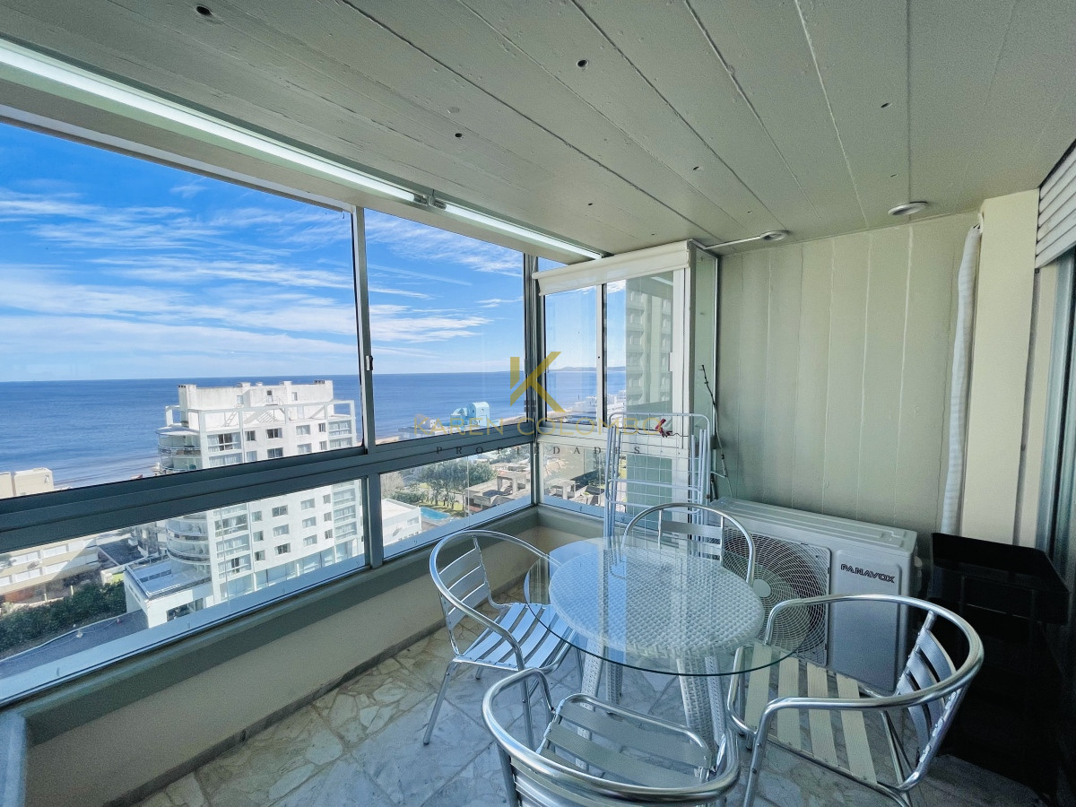 Apartamento ID.21094819 - Apartamento de 3 Dormitorios en Playa Mansa con Vista al Mar en Venta!