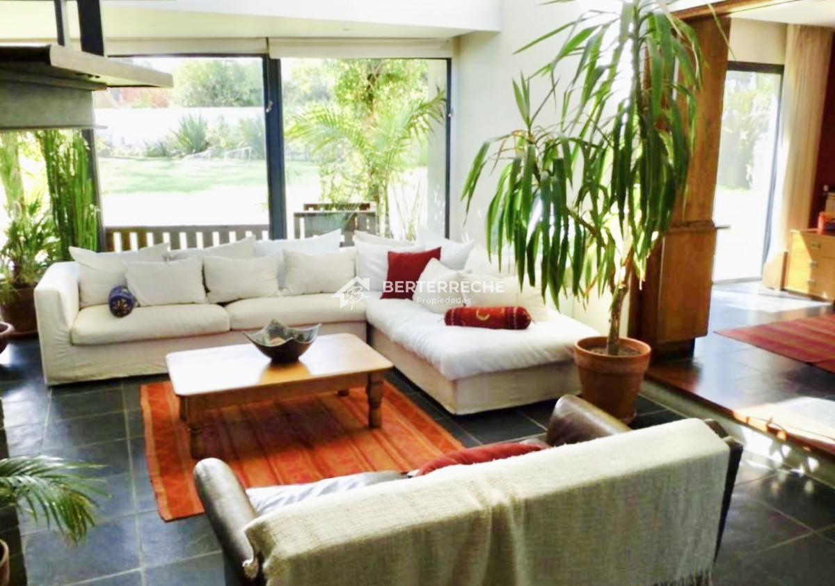 moderna casa de 4 dormitorios en venta, marly punta del este - brt461c