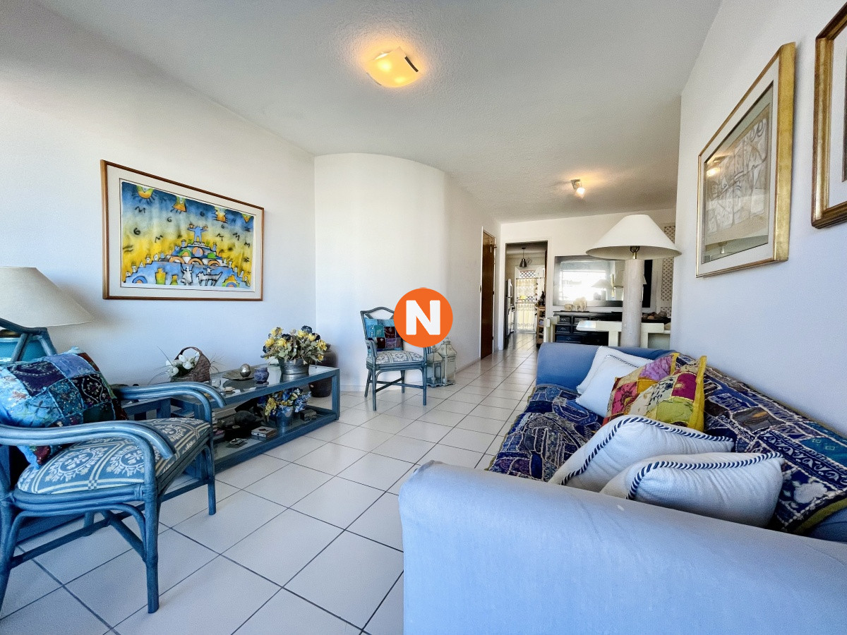 Apartamento Ref.220913 - Penthouse de 3 Dormitorios y Parrillero a metros de Playa Mansa, Venta Punta del Este