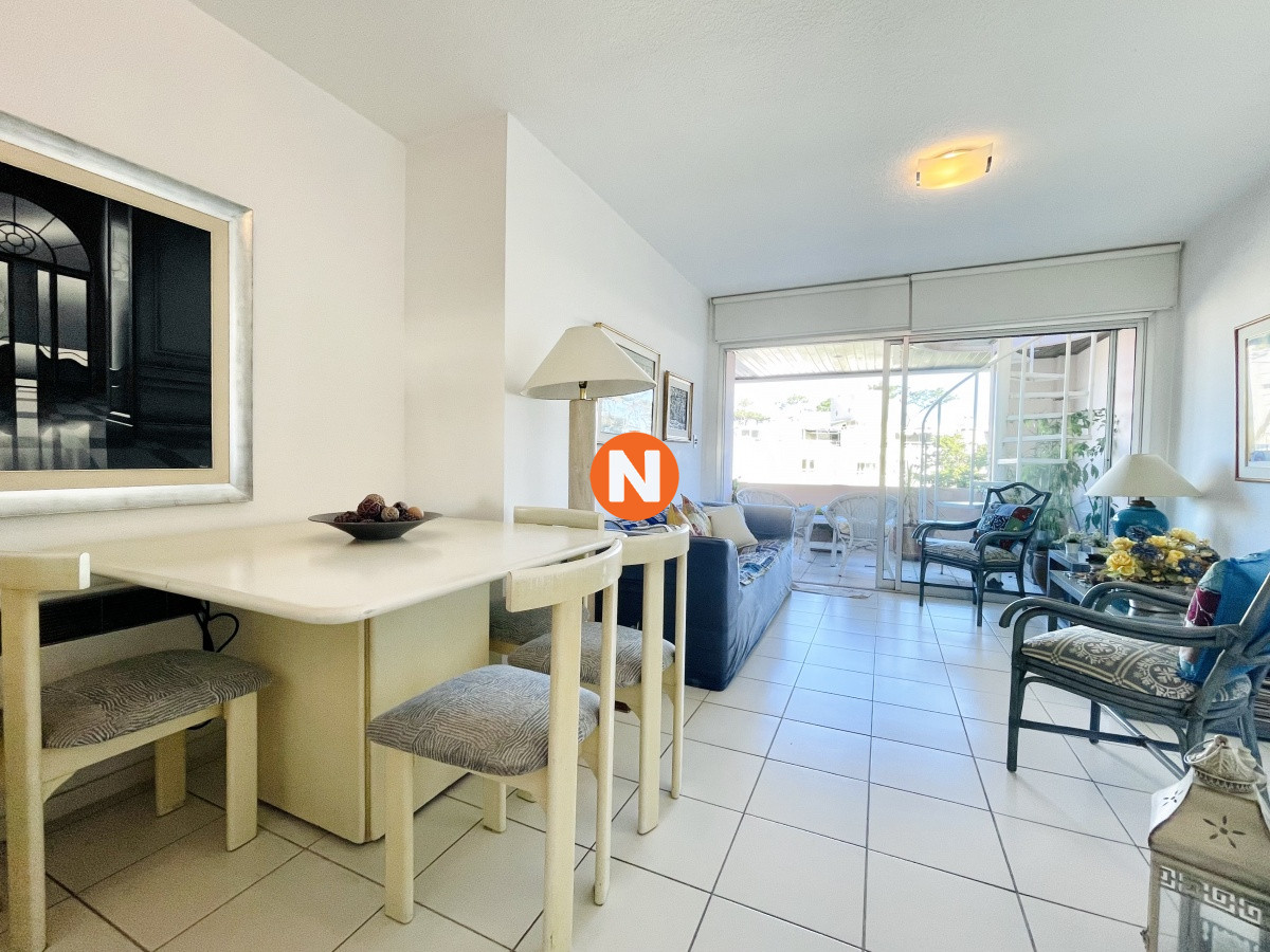 Apartamento Ref.220913 - Penthouse de 3 Dormitorios y Parrillero a metros de Playa Mansa, Venta Punta del Este