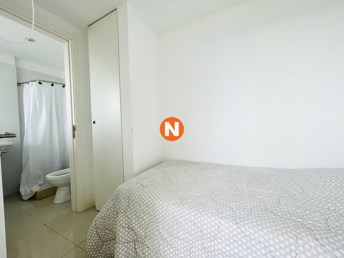 Apartamento Ref.220491 - VENTA DE APARTAMENTO DE 3 DORMITORIOS CON PARRILLERO PROPIO FRENTE AL MAR EN MANSA PUNTA DEL ESTE 