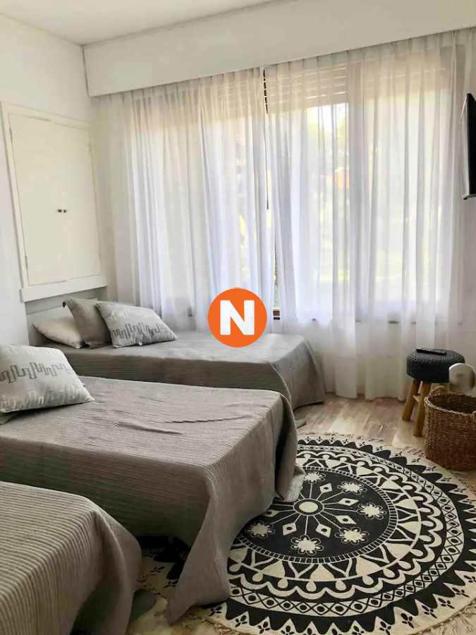 Casa Ref.220437 - VENTA DE CASA DE 4 DORMITORIOS ESTILO MINIMALISTA EN SAN RAFAEL PUNTA DEL ESTE 