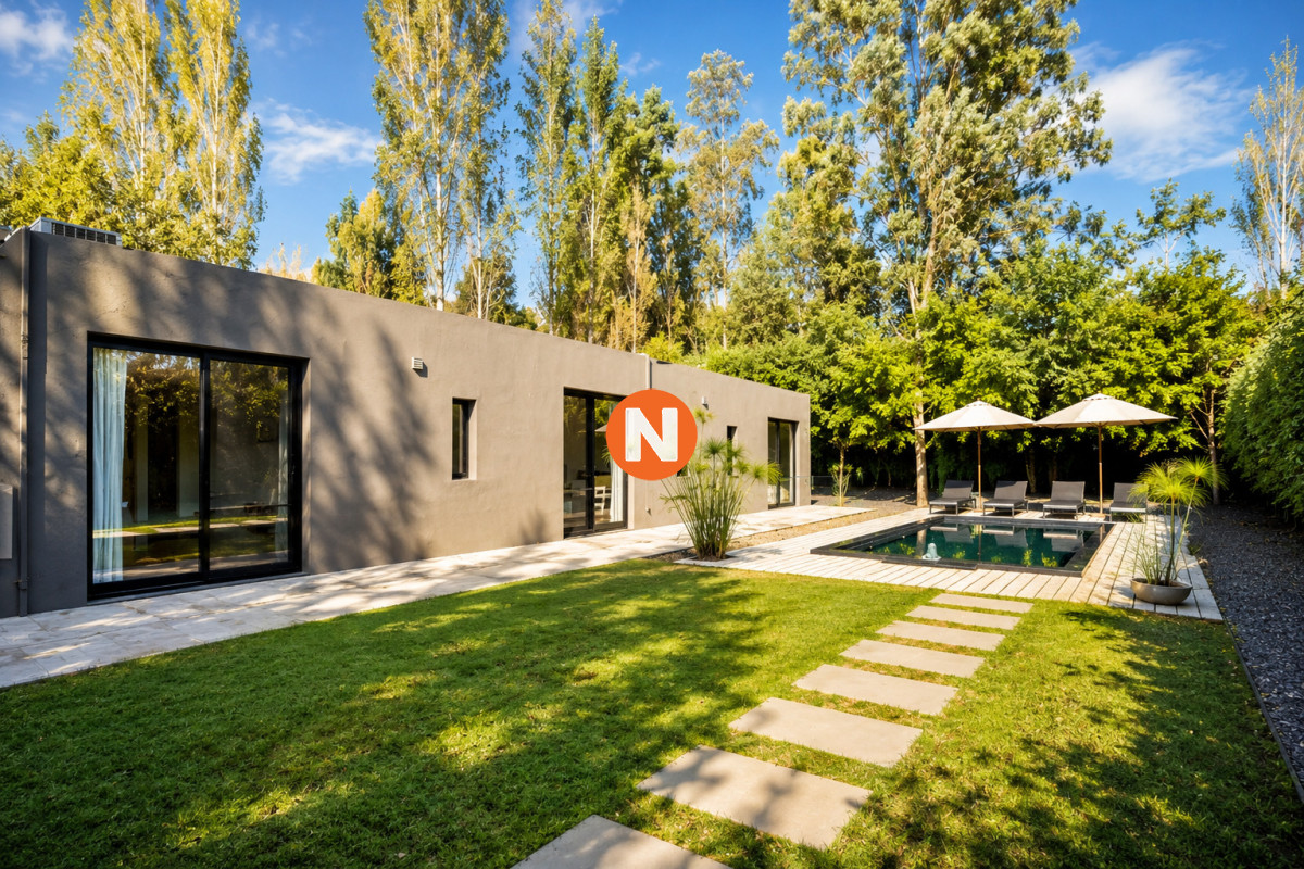 Casa Ref.220912 - Excelente Casa Minimalista en Barrio Privado, La Arbolada - Punta del Este