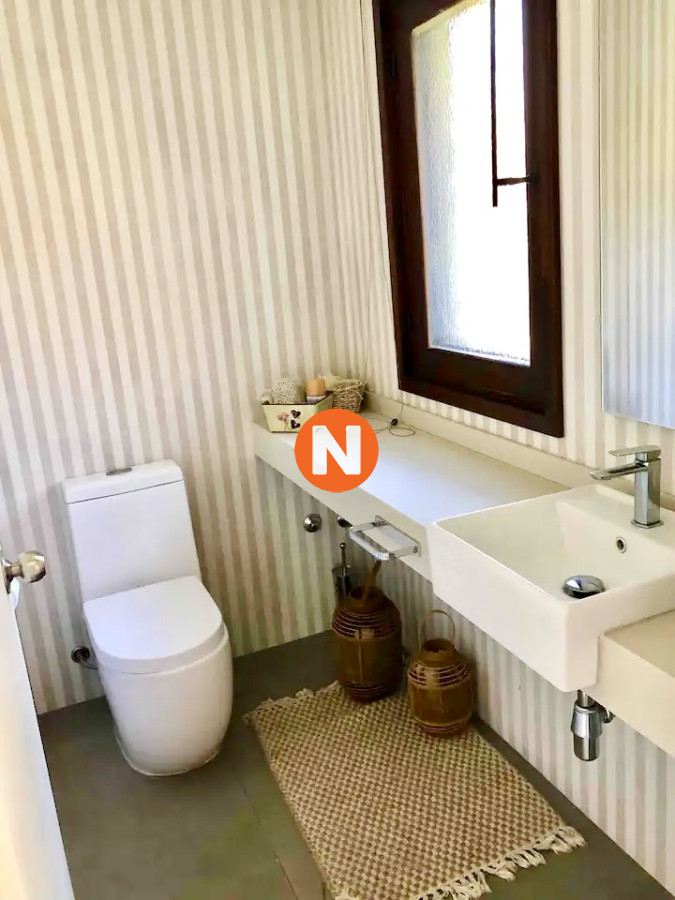 Casa Ref.220437 - VENTA DE CASA DE 4 DORMITORIOS ESTILO MINIMALISTA EN SAN RAFAEL PUNTA DEL ESTE 