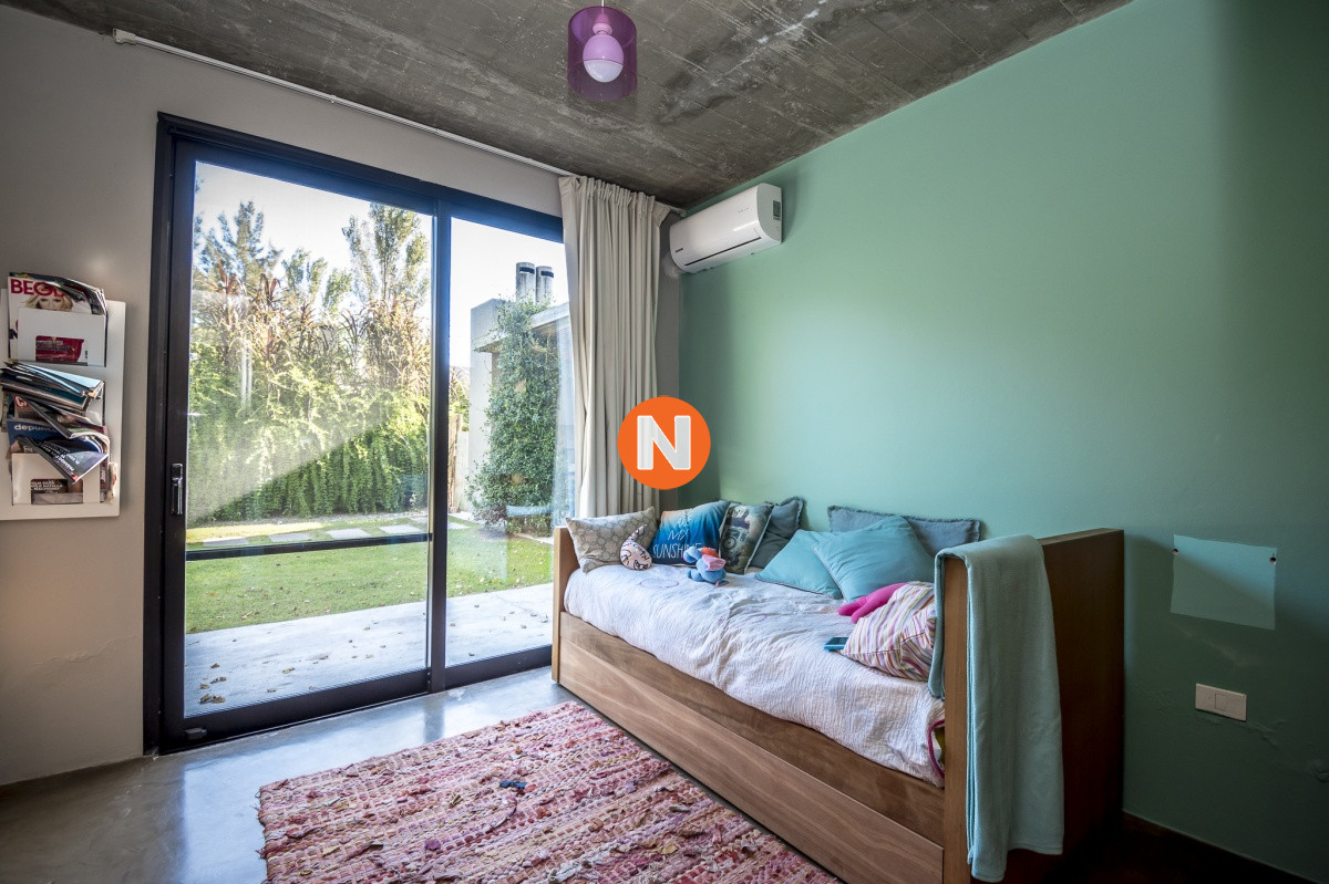 Casa Ref.220912 - Excelente Casa Minimalista en Barrio Privado, La Arbolada - Punta del Este