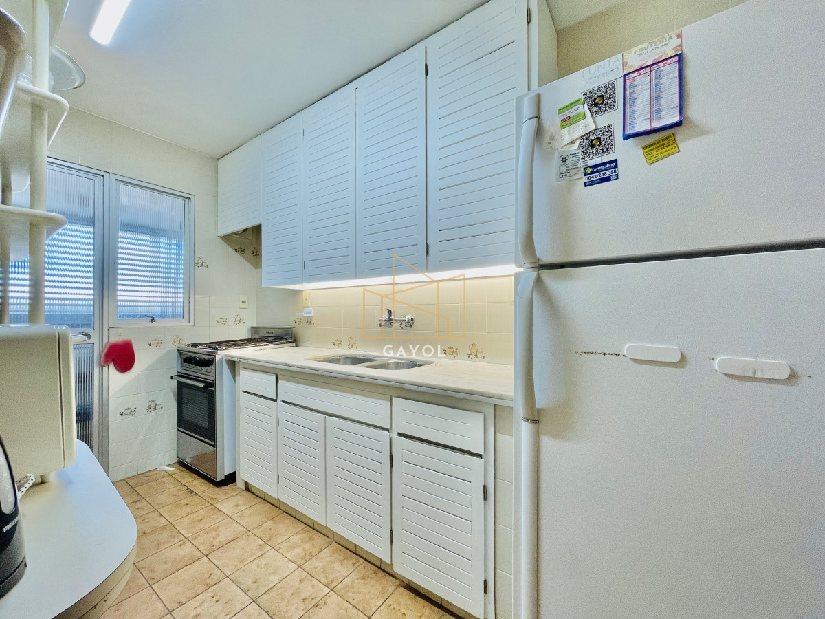 Apartamento ID.356 - Apartamento de 3 Dormitorios en Playa Mansa con Vista al Mar