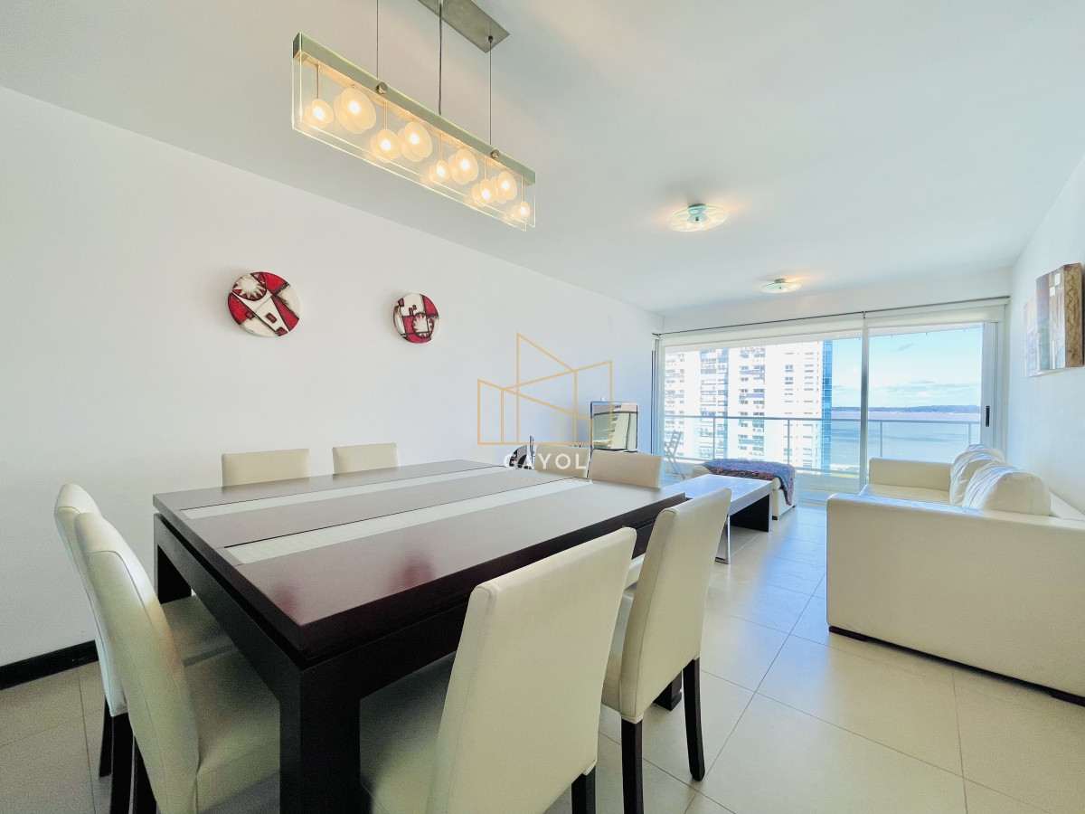Apartamento ID.355 - Apartamento de 2 Dormitorios, Vista al Mar y Parrillero en Playa Mansa, Venta