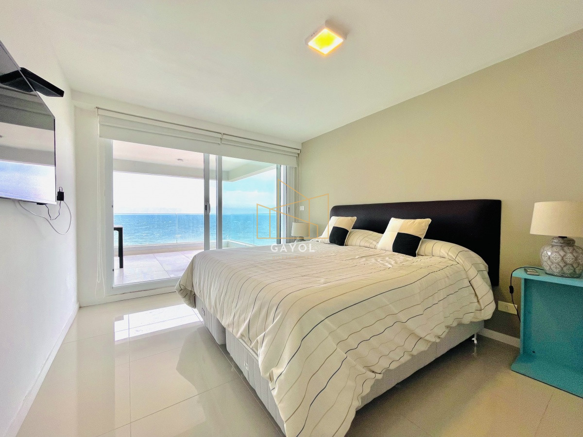 Apartamento ID.964 - Apartamento de 3 Dormitorios y Parrillero Frente al Mar, Playa Mansa