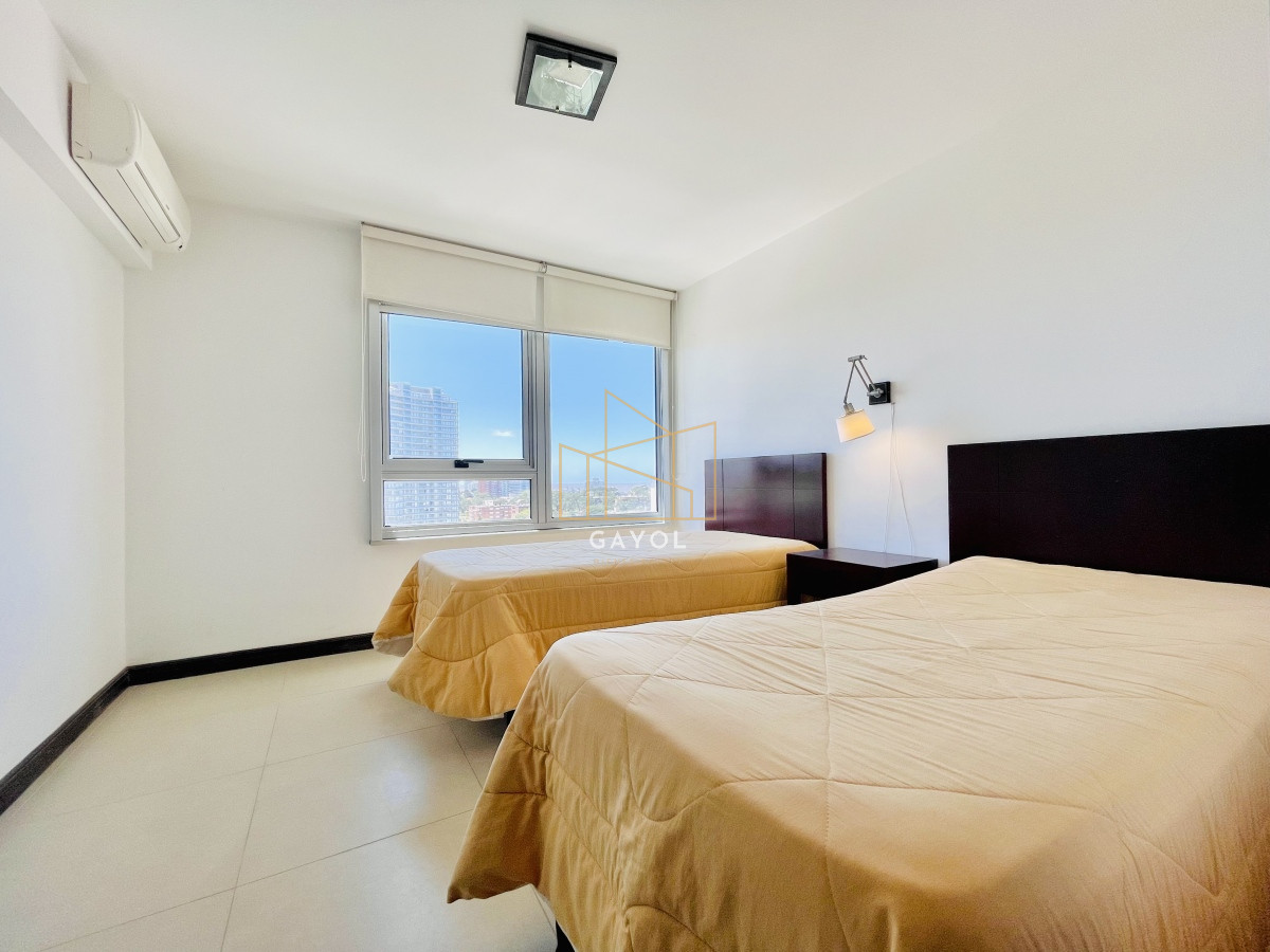 Apartamento ID.355 - Apartamento de 2 Dormitorios, Vista al Mar y Parrillero en Playa Mansa, Venta