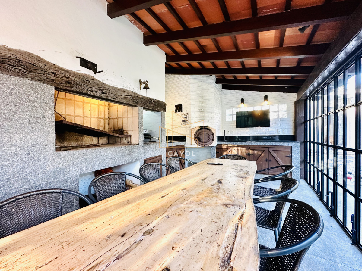 Casa ID.1394 - Espectacular Casa Moderna de 5 Dormitorios con Piscina Climatizada y Barbacoa en Alquiler de Temporada, Punta del Este