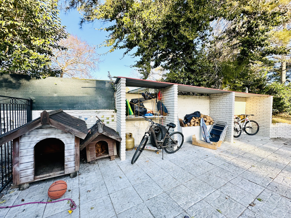 Casa ID.1394 - Espectacular Casa Moderna de 5 Dormitorios con Piscina Climatizada y Barbacoa en Alquiler de Temporada, Punta del Este