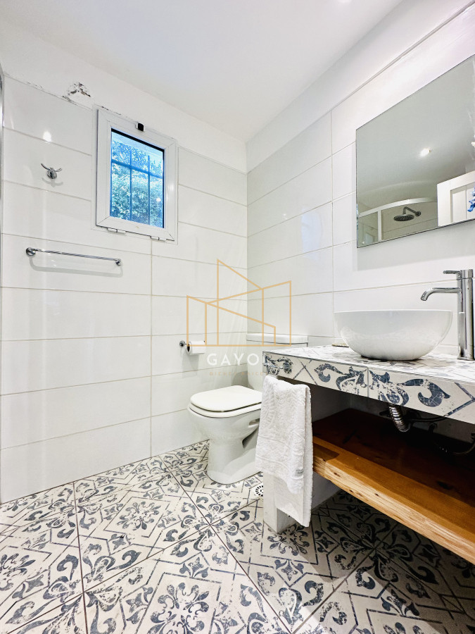 Casa ID.1394 - Espectacular Casa Moderna de 5 Dormitorios con Piscina Climatizada y Barbacoa en Alquiler de Temporada, Punta del Este