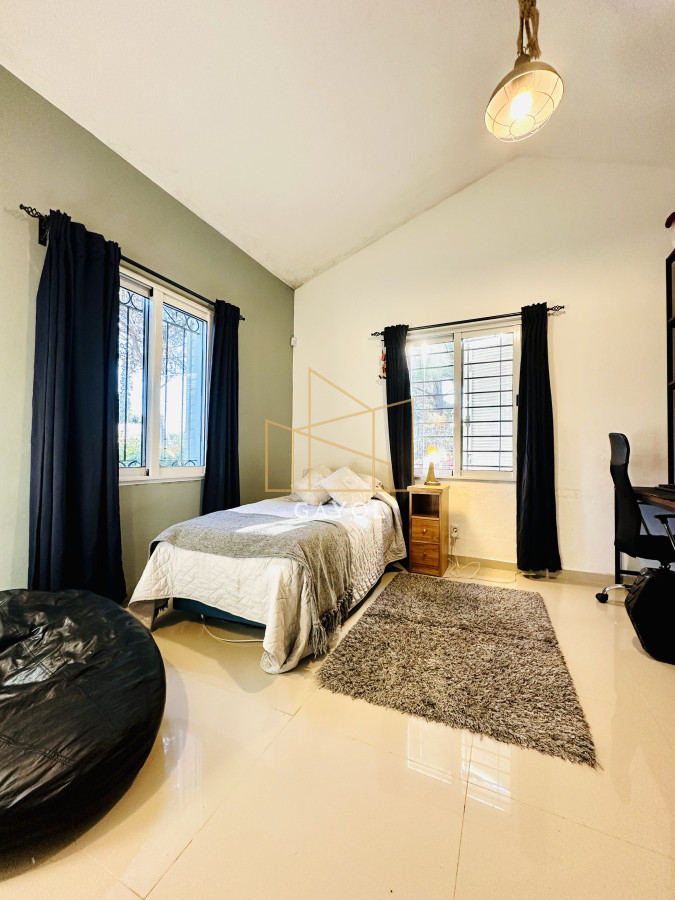Casa ID.1394 - Espectacular Casa Moderna de 5 Dormitorios con Piscina Climatizada y Barbacoa en Alquiler de Temporada, Punta del Este