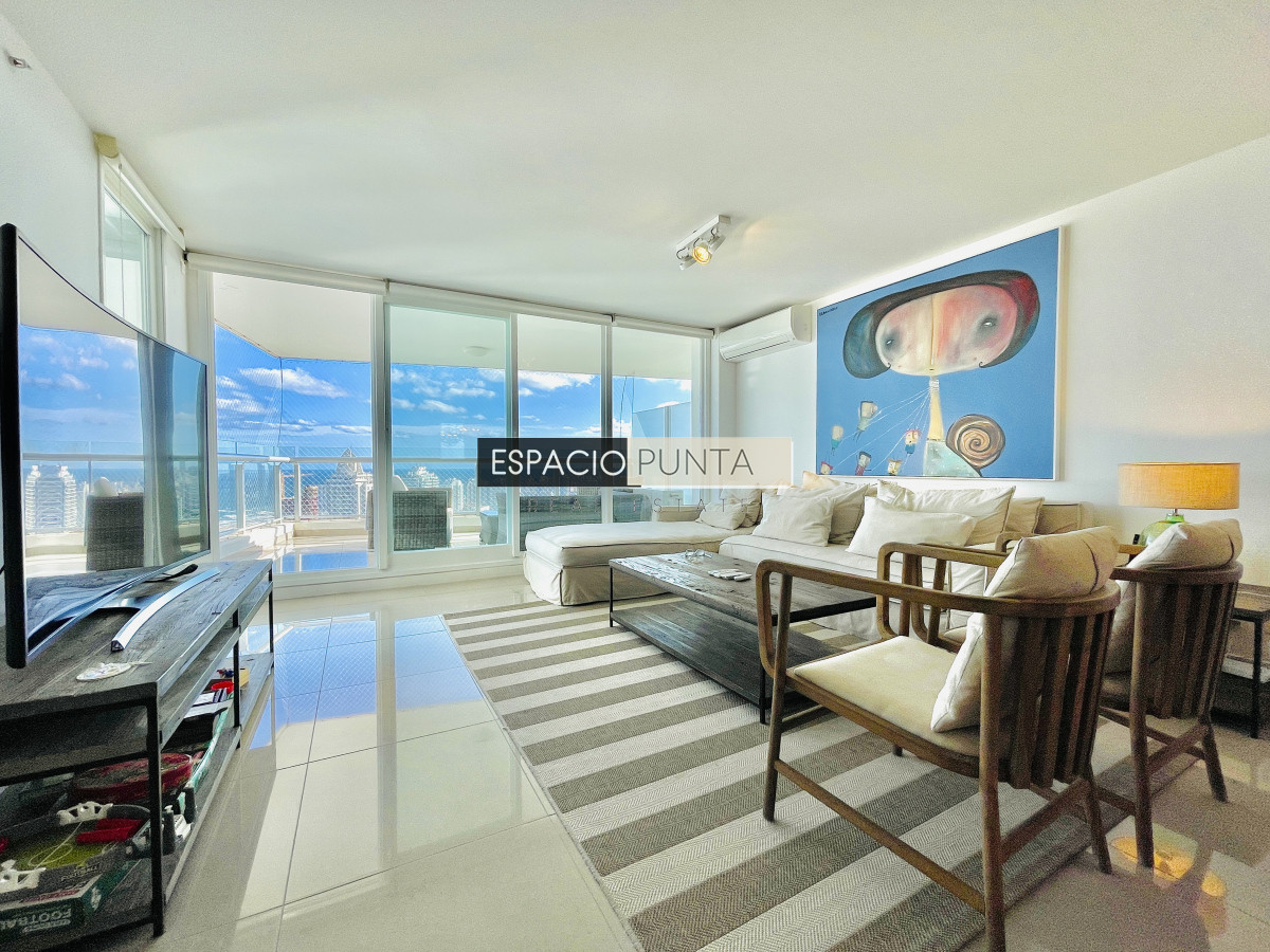 Apartamento ID.2294 -  Exclusivo Penthouse de 3 Dormitorios con Vistas panorámicas a Playa Brava, en Venta