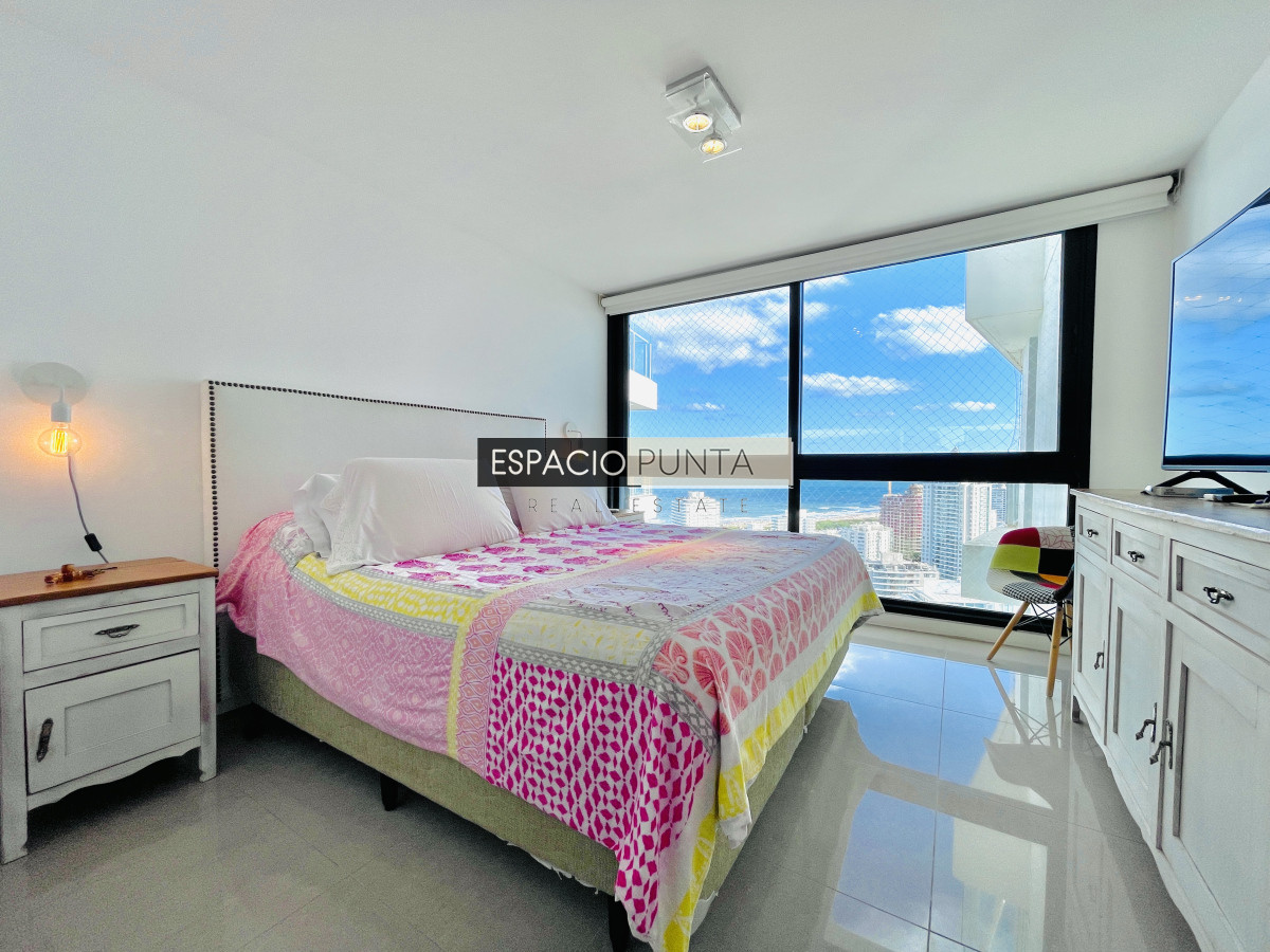 Apartamento ID.2294 -  Exclusivo Penthouse de 3 Dormitorios con Vistas panorámicas a Playa Brava, en Venta