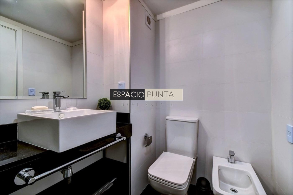 Apartamento ID.1280 - Venta y alquiler temporal de apartamento de dos dormitorios en edificio Art Tower, La Pastora, Punta del Este