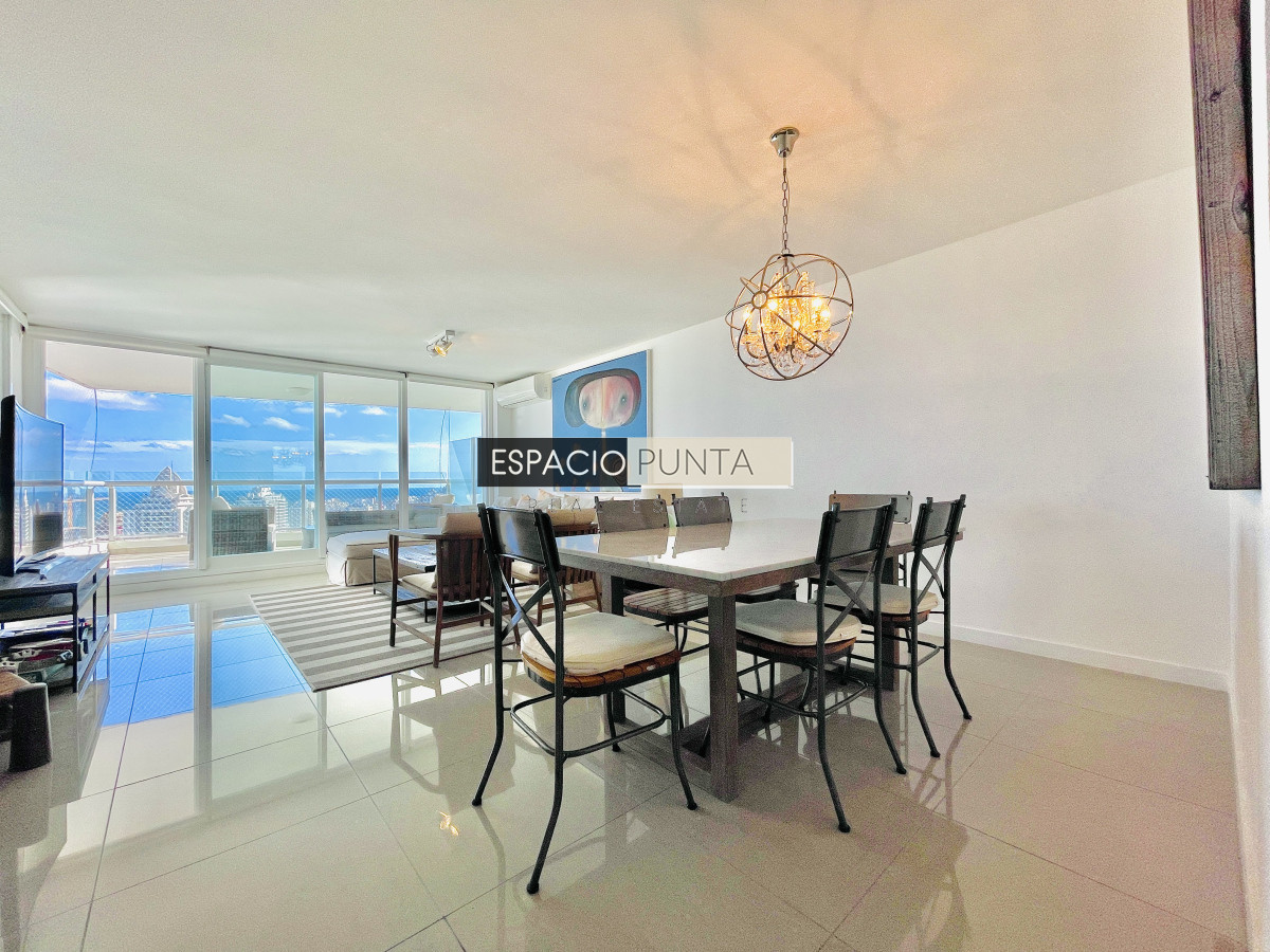 Apartamento ID.2294 -  Exclusivo Penthouse de 3 Dormitorios con Vistas panorámicas a Playa Brava, en Venta