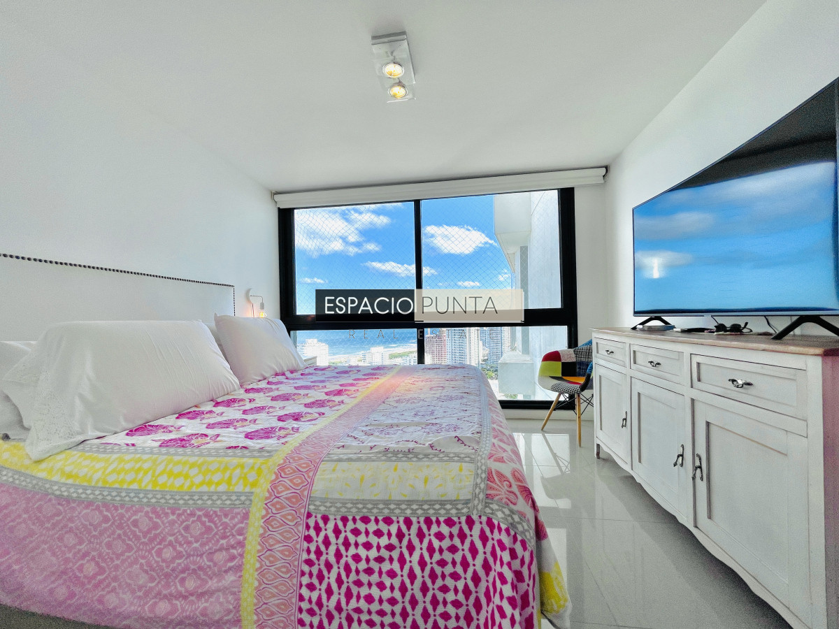 Apartamento ID.2294 -  Exclusivo Penthouse de 3 Dormitorios con Vistas panorámicas a Playa Brava, en Venta