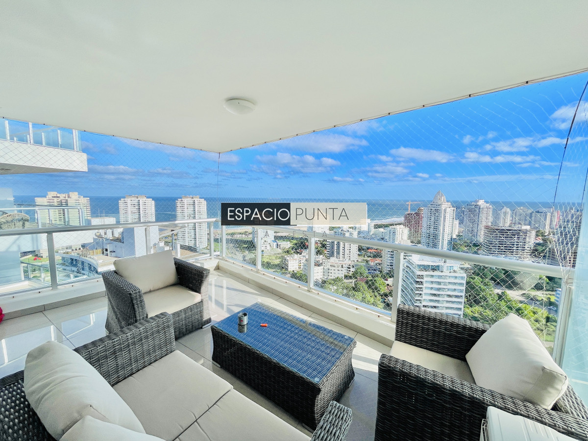 Apartamento ID.2294 -  Exclusivo Penthouse de 3 Dormitorios con Vistas panorámicas a Playa Brava, en Venta