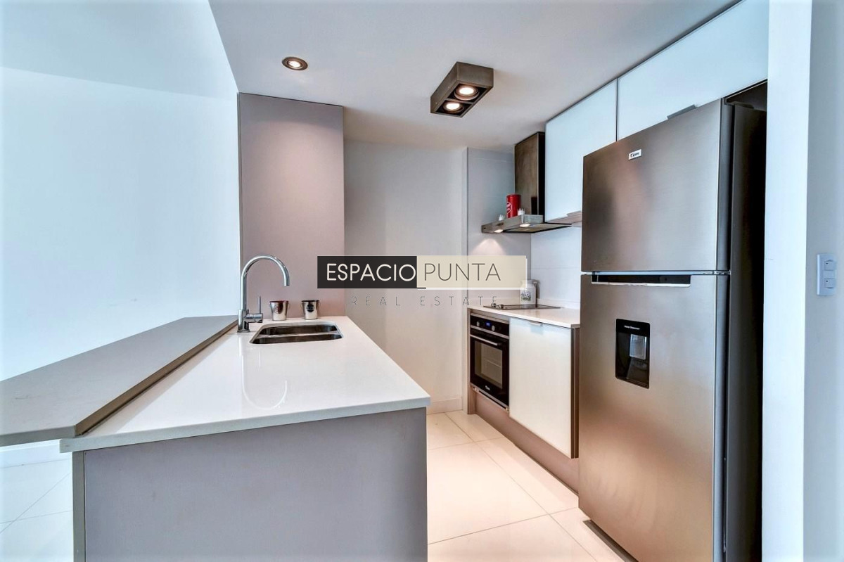 Apartamento ID.1281 - Venta de apartamento de dos dormitorios con dos baños moderna Torre, Art Tower, Punta del Este
