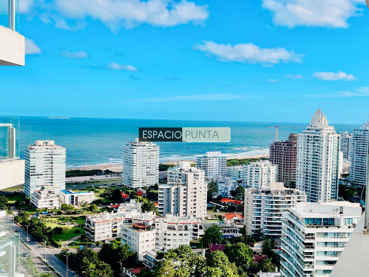 Apartamento ID.2294 -  Exclusivo Penthouse de 3 Dormitorios con Vistas panorámicas a Playa Brava, en Venta