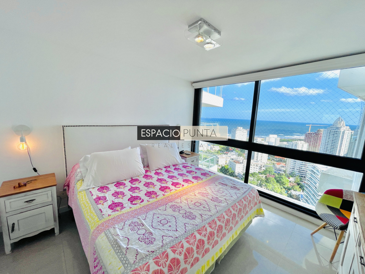 Apartamento ID.2294 -  Exclusivo Penthouse de 3 Dormitorios con Vistas panorámicas a Playa Brava, en Venta