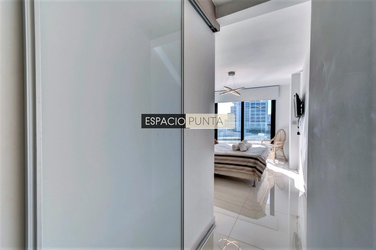 Apartamento ID.1281 - Venta de apartamento de dos dormitorios con dos baños moderna Torre, Art Tower, Punta del Este