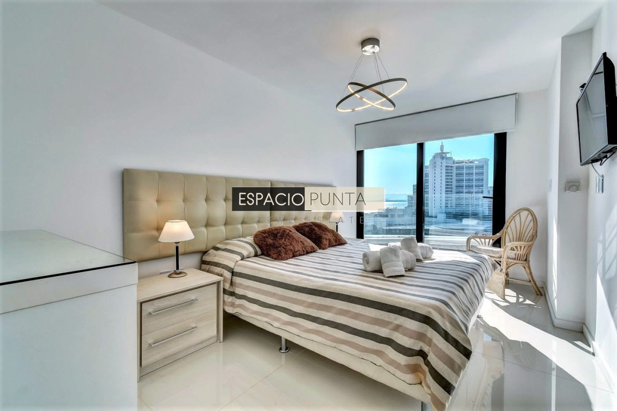 Apartamento ID.1281 - Venta de apartamento de dos dormitorios con dos baños moderna Torre, Art Tower, Punta del Este