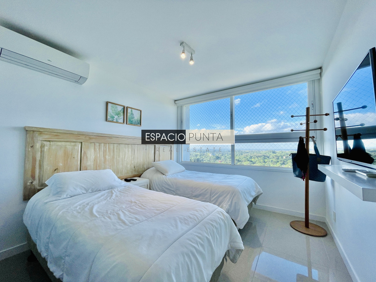 Apartamento ID.2294 -  Exclusivo Penthouse de 3 Dormitorios con Vistas panorámicas a Playa Brava, en Venta
