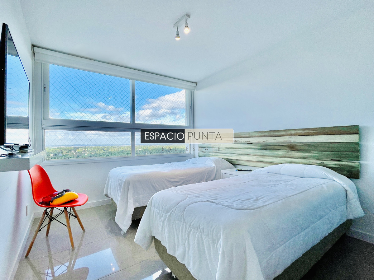 Apartamento ID.2294 -  Exclusivo Penthouse de 3 Dormitorios con Vistas panorámicas a Playa Brava, en Venta