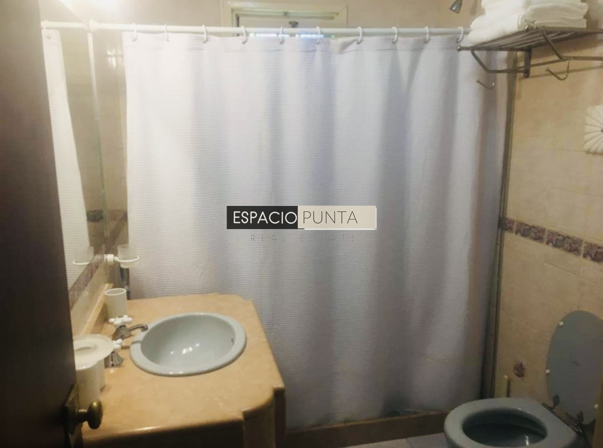 Casa ID.5491 - Gran casa estilo quinta con 5 dormitorios y piscina climatizada en Rincón del Indio a pasos de la playa 
