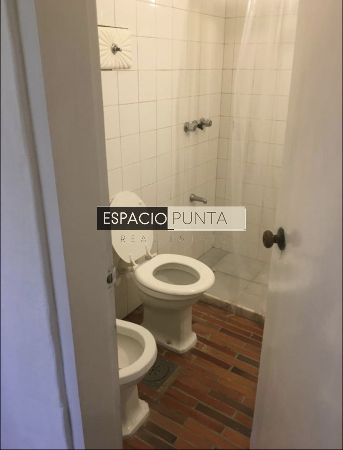 Casa ID.5491 - Gran casa estilo quinta con 5 dormitorios y piscina climatizada en Rincón del Indio a pasos de la playa 
