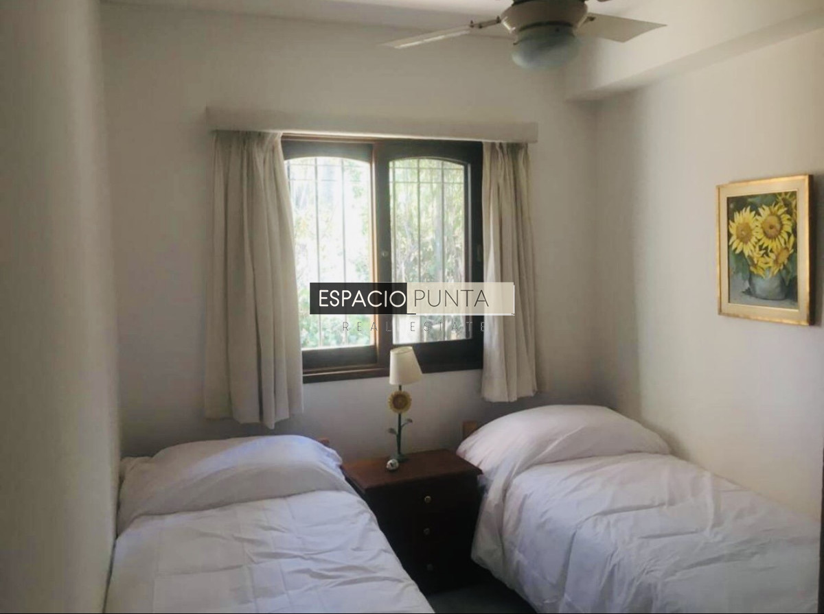 Casa ID.5491 - Gran casa estilo quinta con 5 dormitorios y piscina climatizada en Rincón del Indio a pasos de la playa 