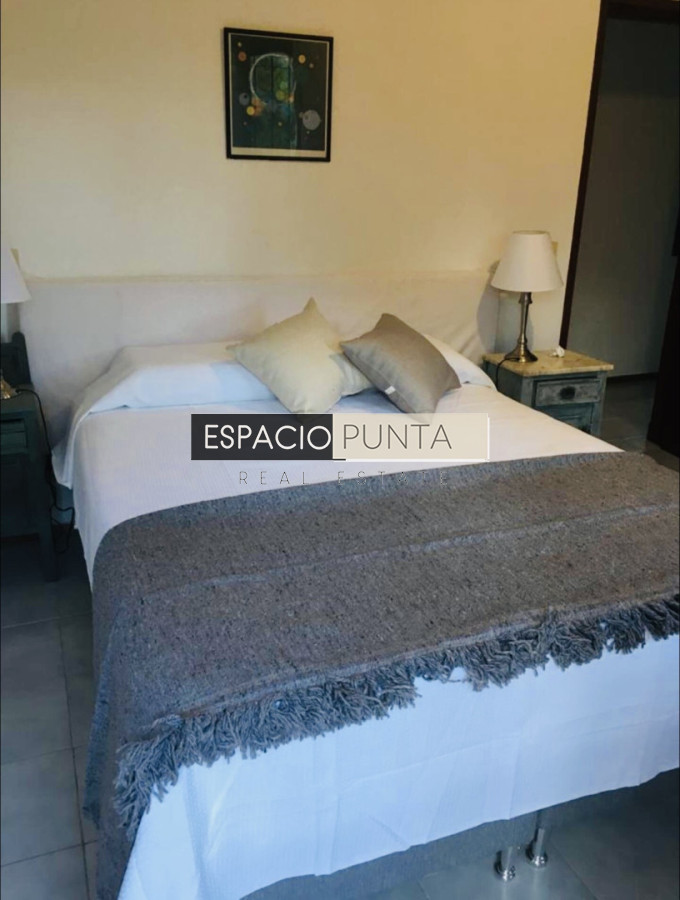 Casa ID.5491 - Gran casa estilo quinta con 5 dormitorios y piscina climatizada en Rincón del Indio a pasos de la playa 
