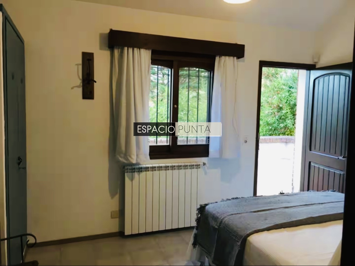 Casa ID.5491 - Gran casa estilo quinta con 5 dormitorios y piscina climatizada en Rincón del Indio a pasos de la playa 