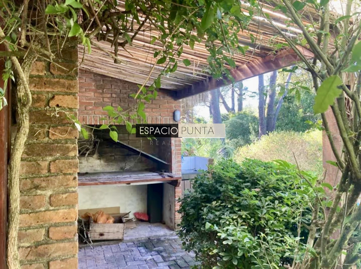 Casa ID.5491 - Gran casa estilo quinta con 5 dormitorios y piscina climatizada en Rincón del Indio a pasos de la playa 