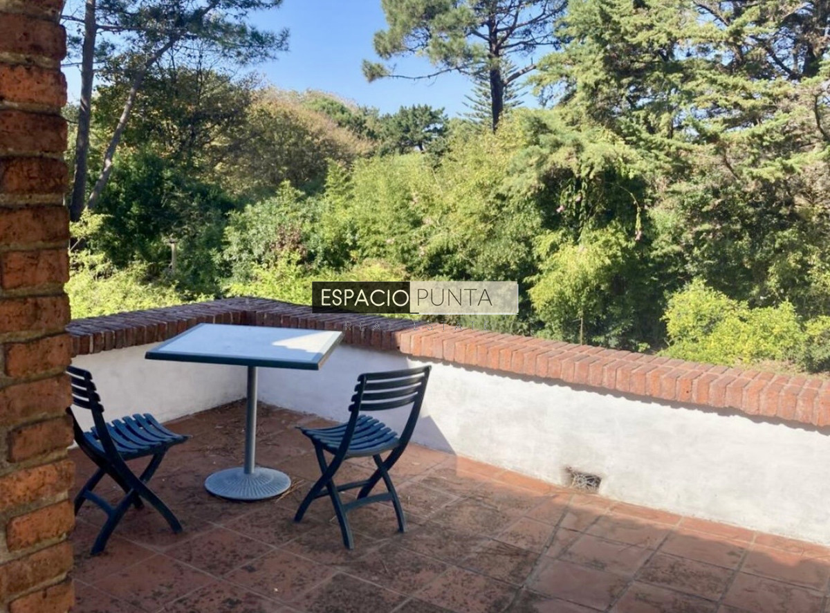 Casa ID.5491 - Gran casa estilo quinta con 5 dormitorios y piscina climatizada en Rincón del Indio a pasos de la playa 
