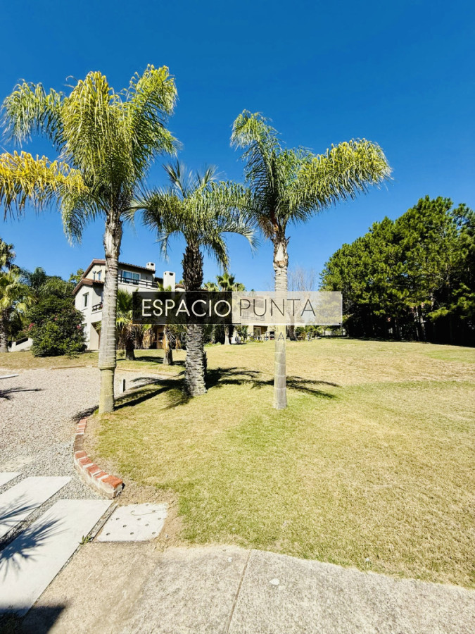 Apartamento ID.4843 - Alquiler anual o invernal de Apartamento Dúplex con Parrillero propio en Rincón del Indio