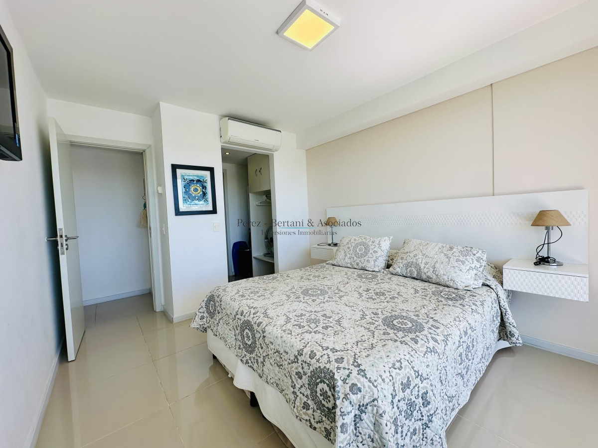 Apartamento ID.237 - Moderno Apartamento de dos Dormitorios sobre Roosevelt en Venta