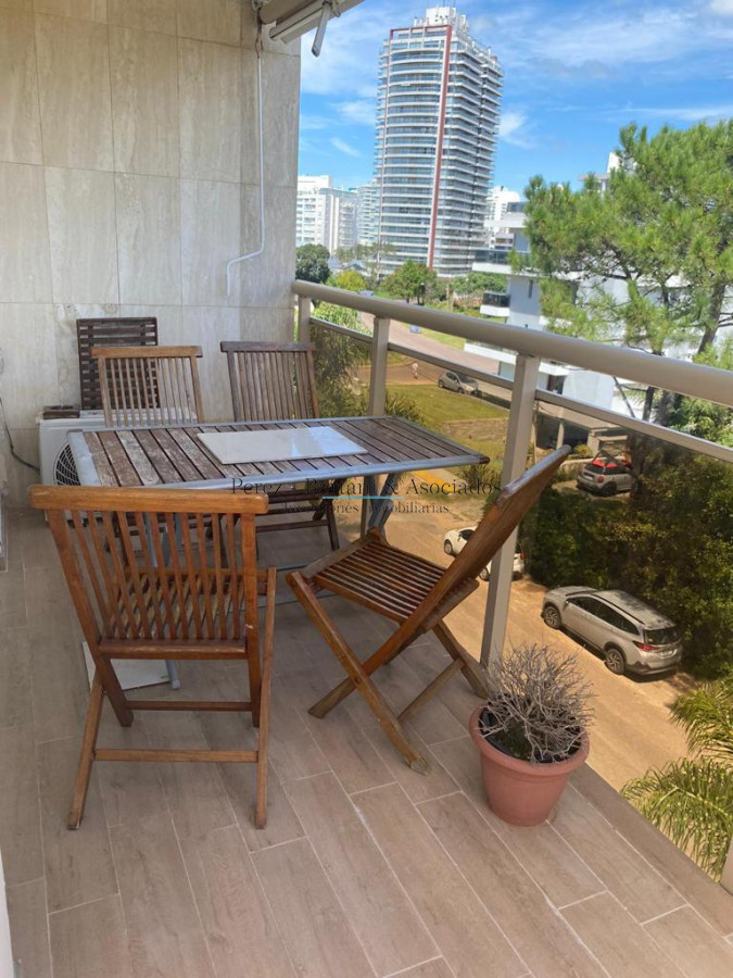 Apartamento ID.14 - Apartamento de 2 Dormitorios en Aidy Grill a Pocos Metros de Playa Brava - Venta