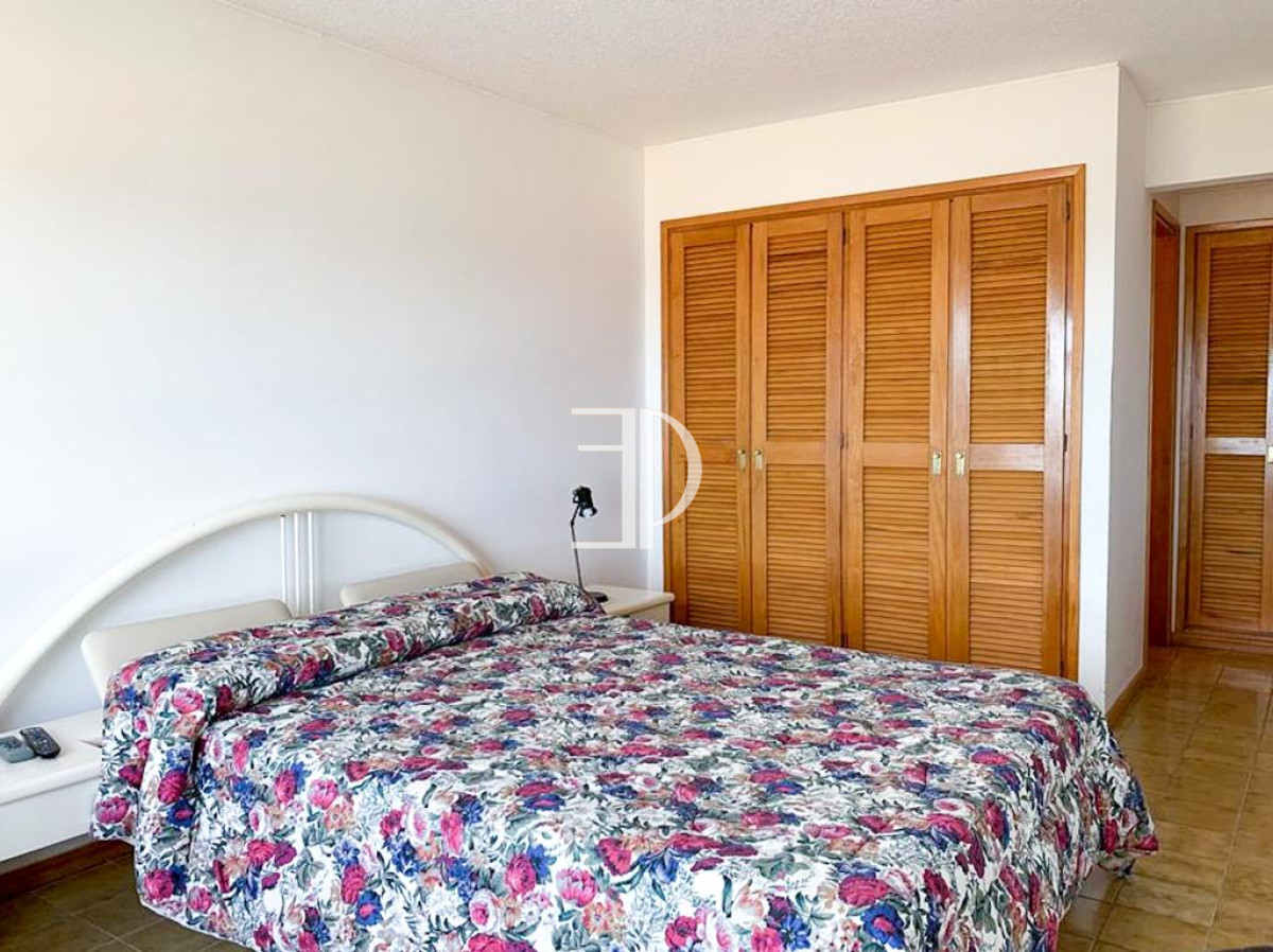 Apartamento ID.23 - Apartamento de 2 Dormitorios Frente a Playa Brava, Venta